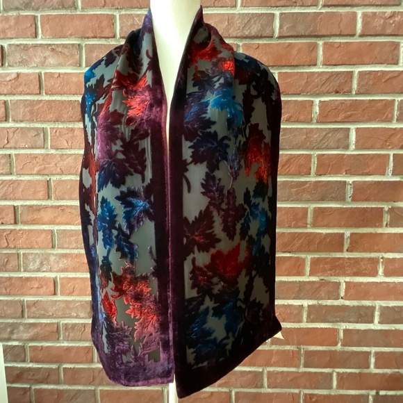 NWT Lord & Taylor Graphic Silk Velvet Scarf 10” x60” NEW - Picture 2 of 11